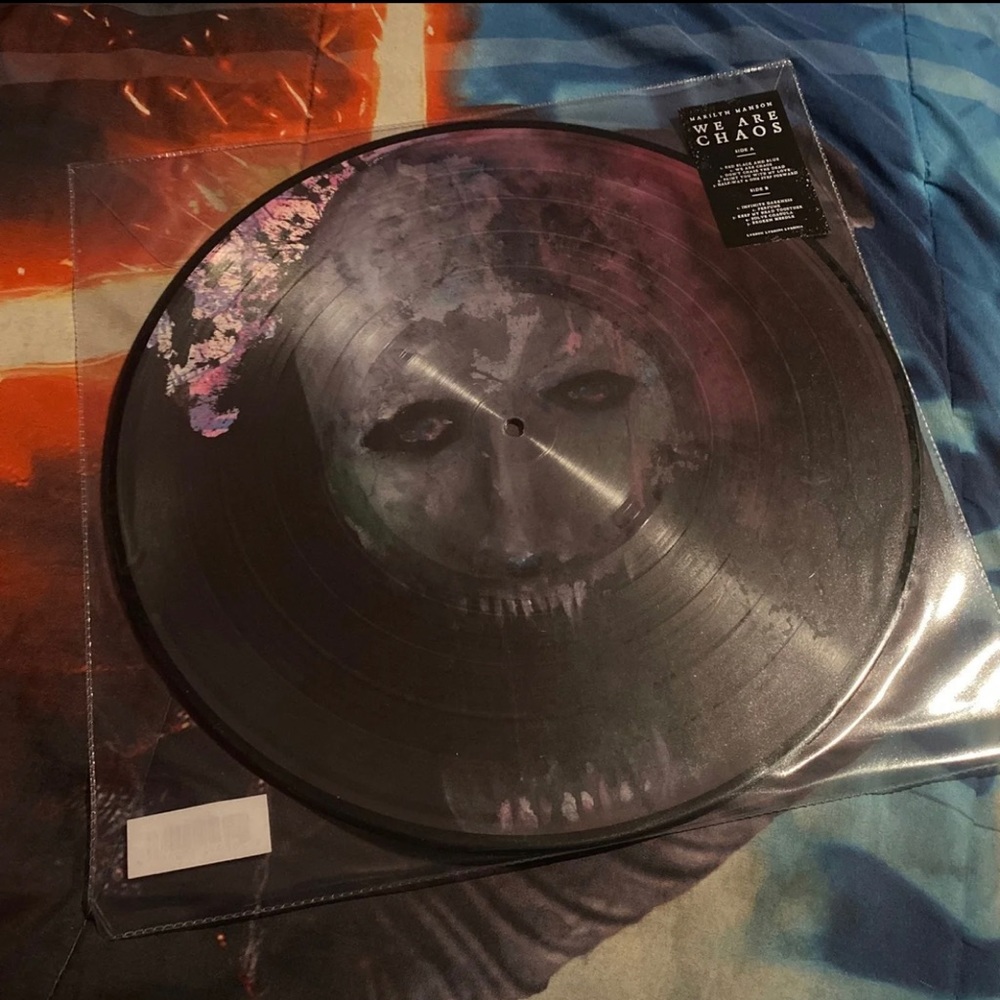 Marilyn Manson :: EXCLUSIVE LP VINYL “We Are Chaos”